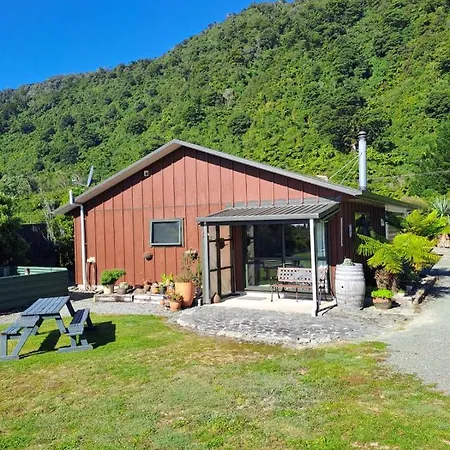Koru Beachfront Holiday Cabins & Hot Tub Barrytown Exterior foto