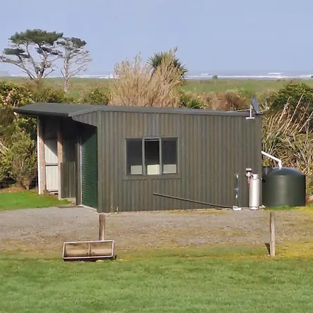 Koru Beachfront Holiday Cabins & Hot Tub Barrytown Exterior foto