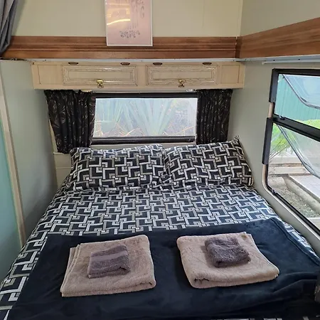 Koru Beachfront Holiday Cabins & Hot Tub Barrytown Exterior foto