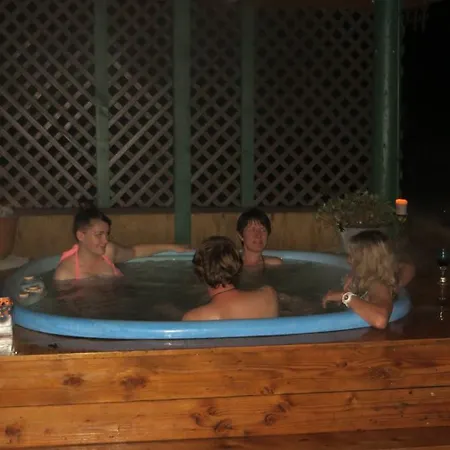 Koru Beachfront Holiday Cabins & Hot Tub Barrytown Exterior foto