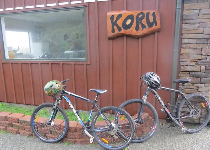 Koru Beachfront Holiday Cabins & Hot Tub