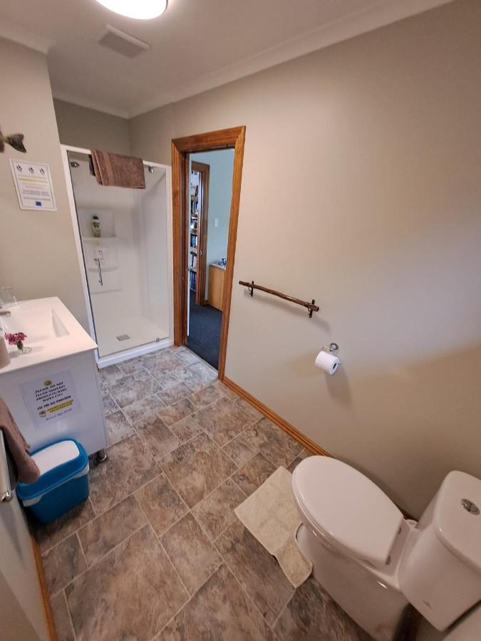 Koru Beachfront Holiday Cabins & Hot Tub