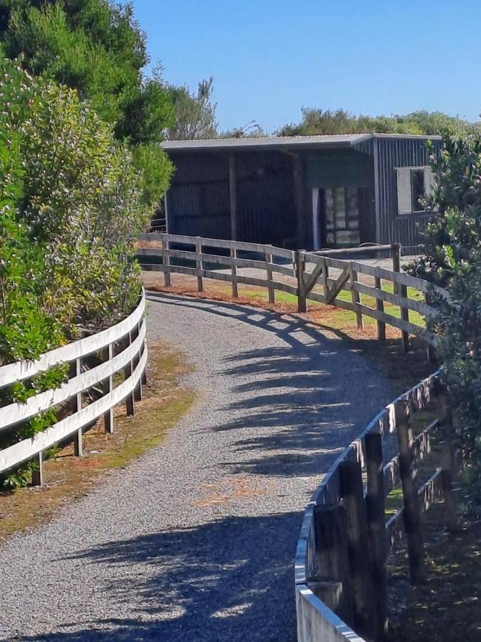 Privatunterkunft Koru Beachfront Holiday Cabins & Hot Tub *
