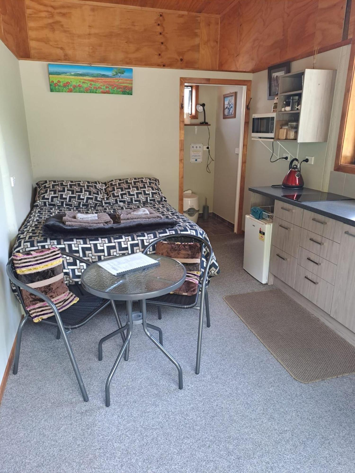 Koru Beachfront Holiday Cabins & Hot Tub Barrytown