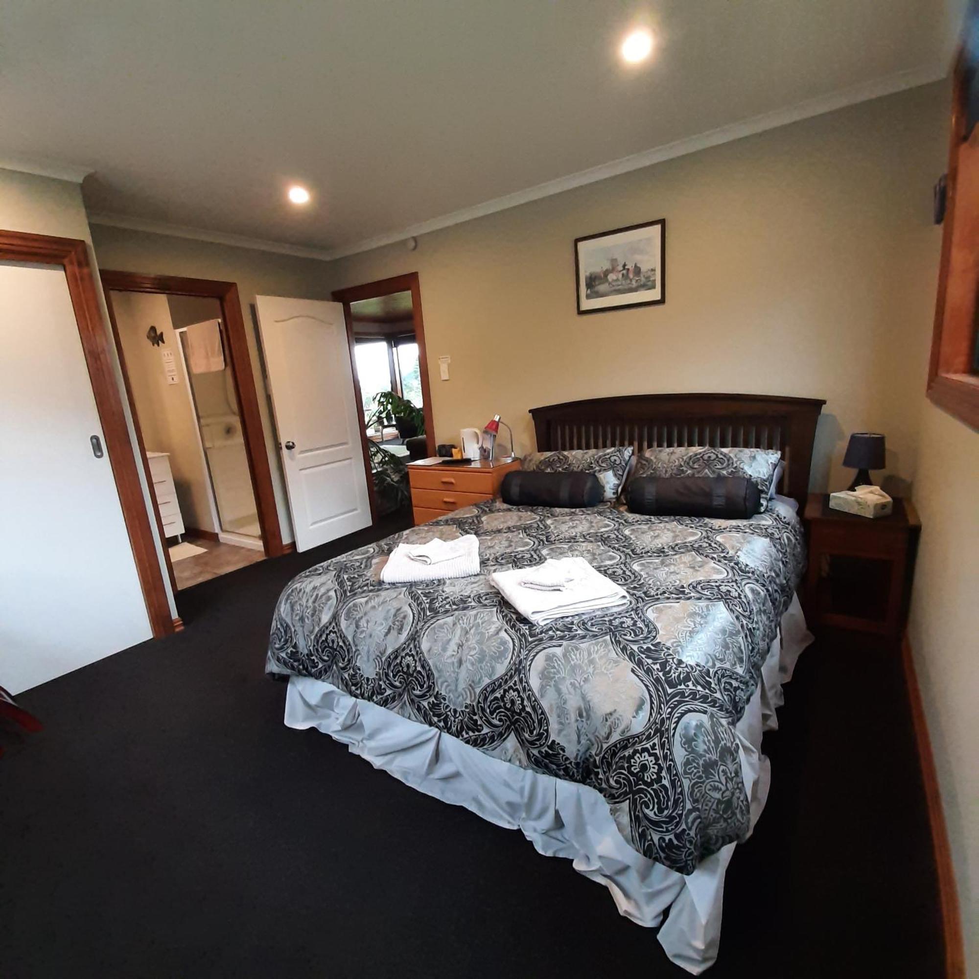 Koru Beachfront Holiday Cabins & Hot Tub Privatunterkunft *