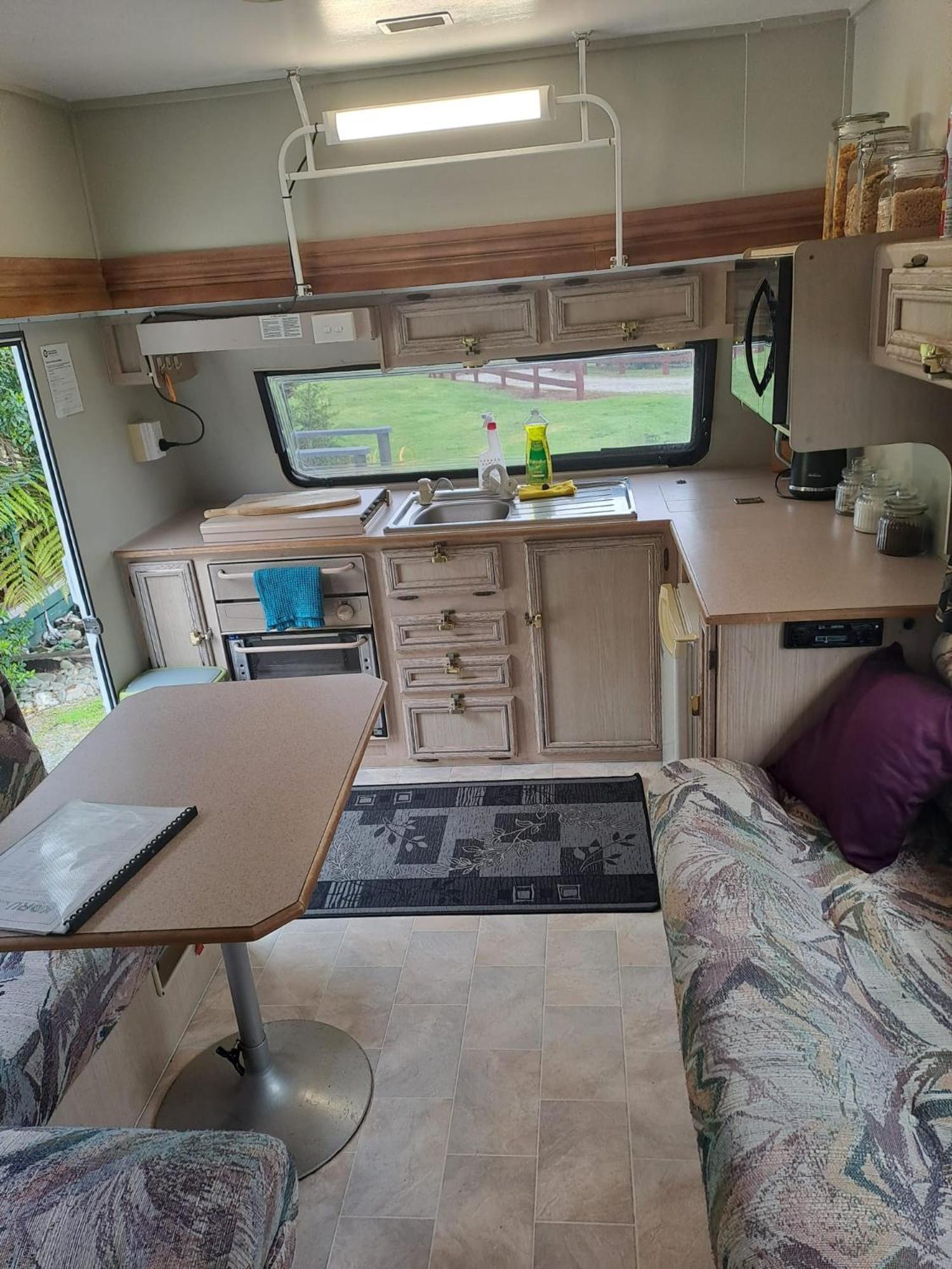 Koru Beachfront Holiday Cabins & Hot Tub * Barrytown