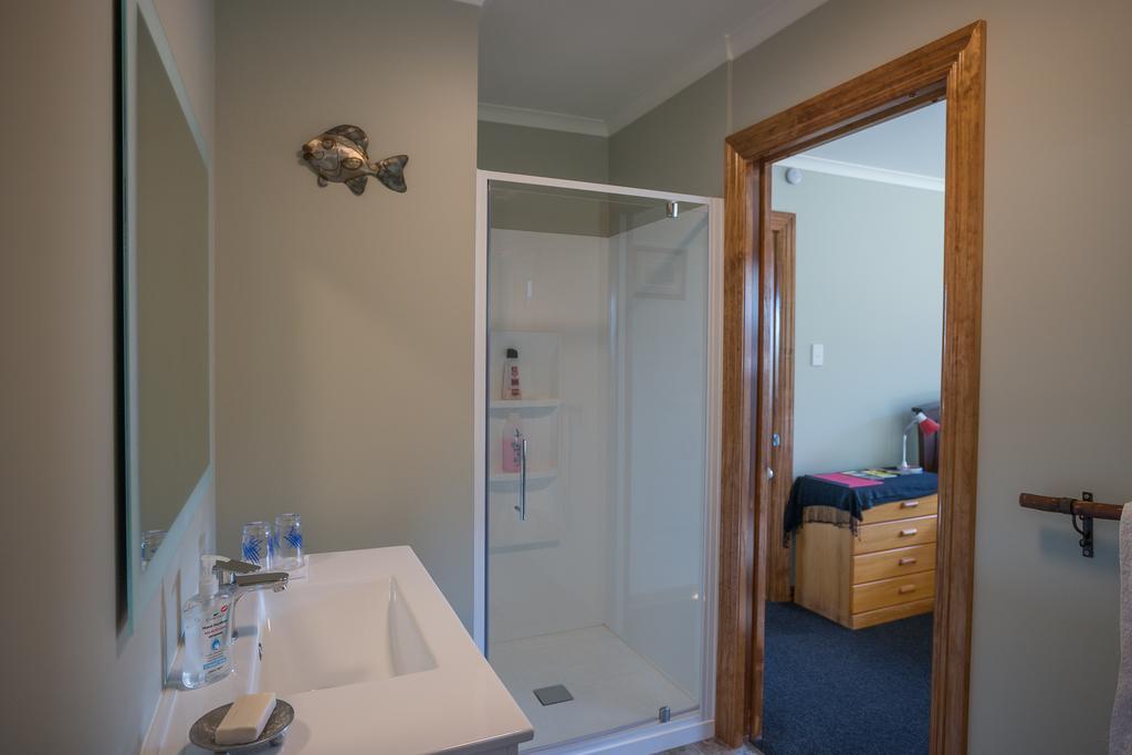 Privatunterkunft Koru Beachfront Holiday Cabins & Hot Tub