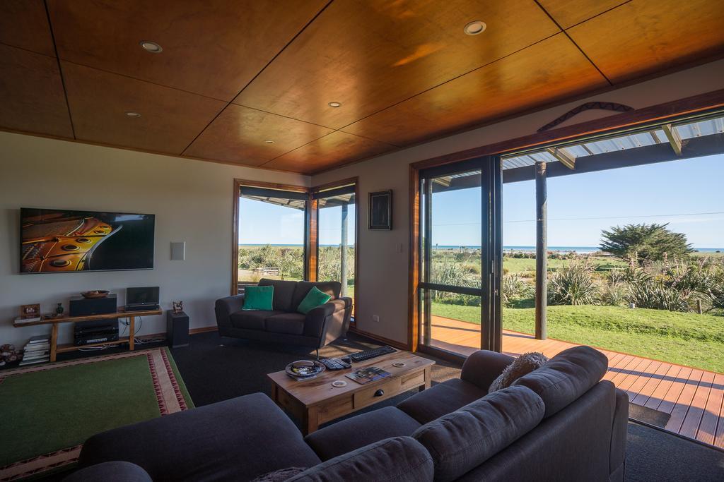 Koru Beachfront Holiday Cabins & Hot Tub Privatunterkunft