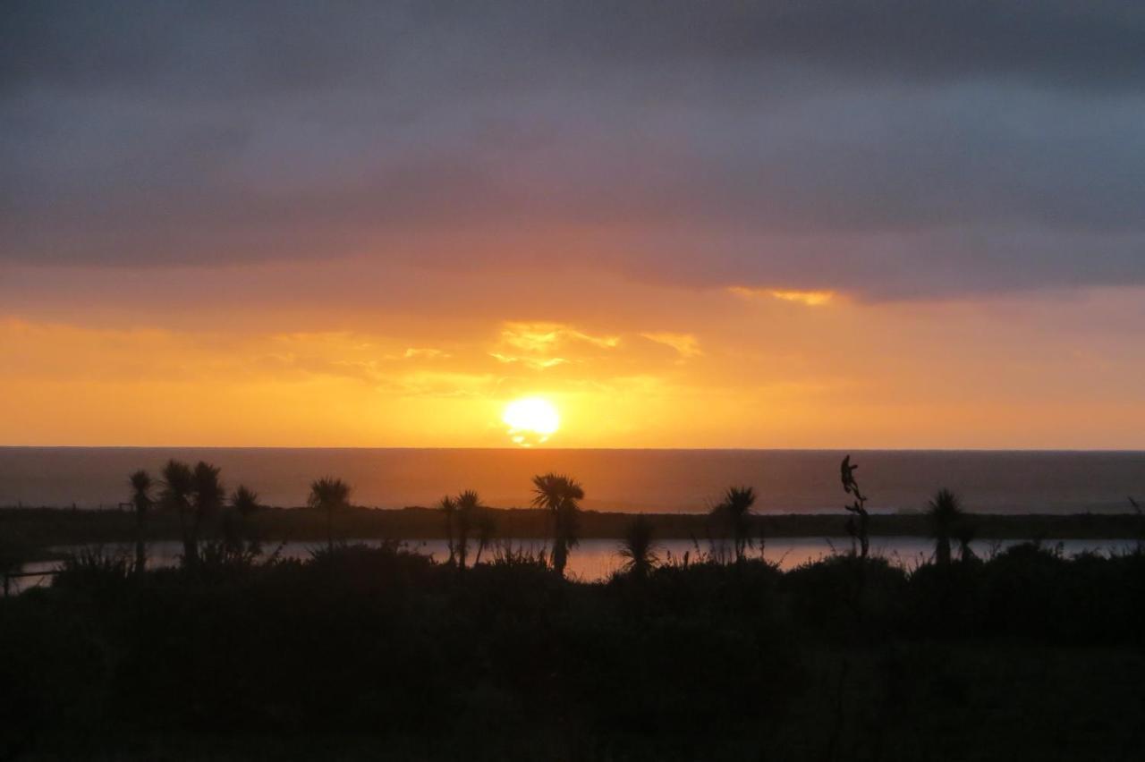 Privatunterkunft Koru Beachfront Holiday Cabins & Hot Tub Barrytown